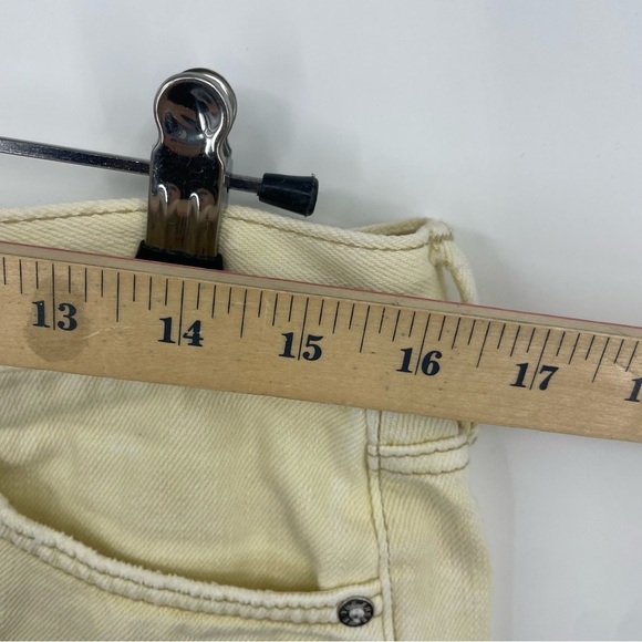 Free People Loving Good Vibrations Mid-Rise Frayed Hem Shorts Sz 29 Banana Split - Picture 4 of 8